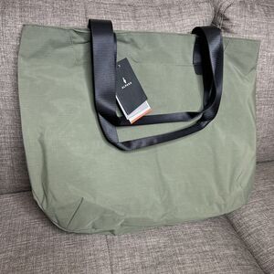 Alpaka Elements Tote Travel Bag Green Color NEW NWT